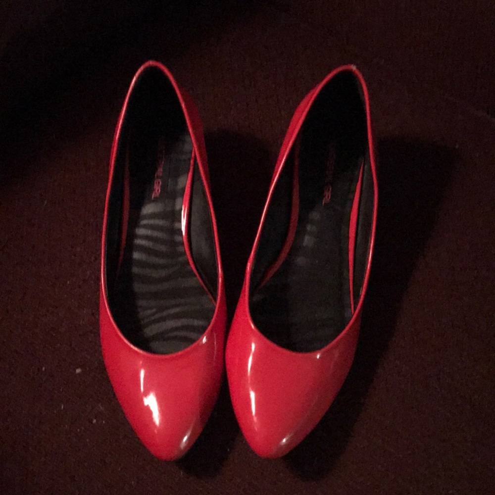 1 inch high red pumps